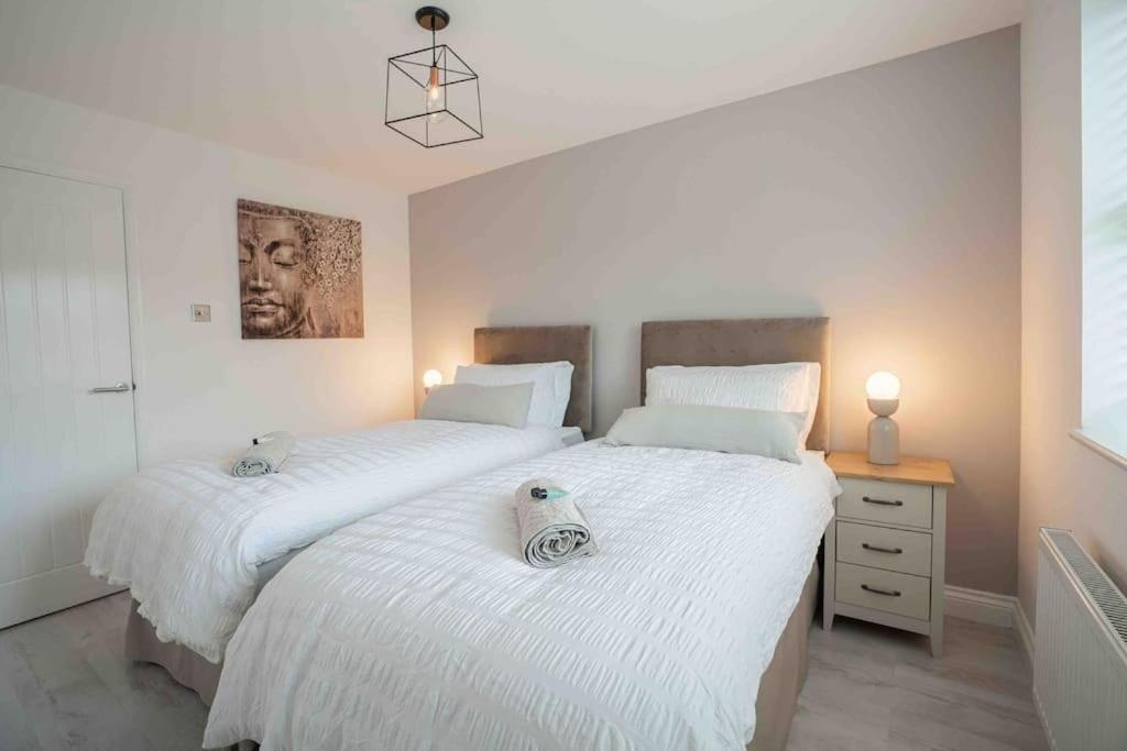Stunning Abode 5 Min From Nec & Bhx, Pets Allowed Marston Green Eksteriør billede