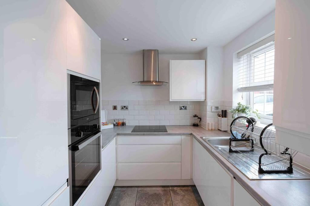 Stunning Abode 5 Min From Nec & Bhx, Pets Allowed Marston Green Eksteriør billede