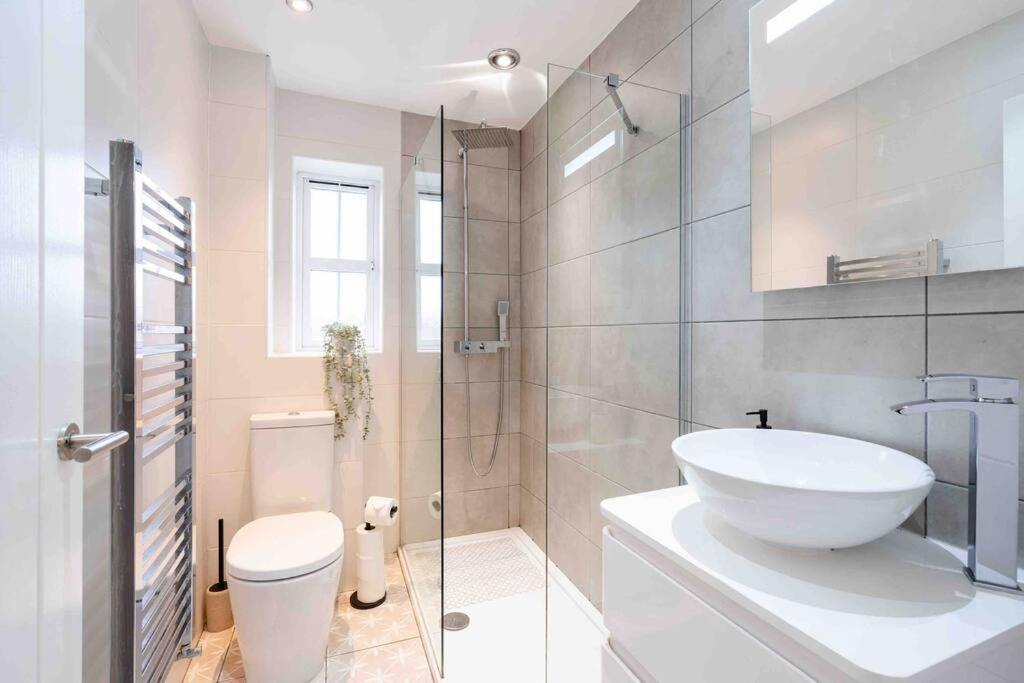 Stunning Abode 5 Min From Nec & Bhx, Pets Allowed Marston Green Eksteriør billede