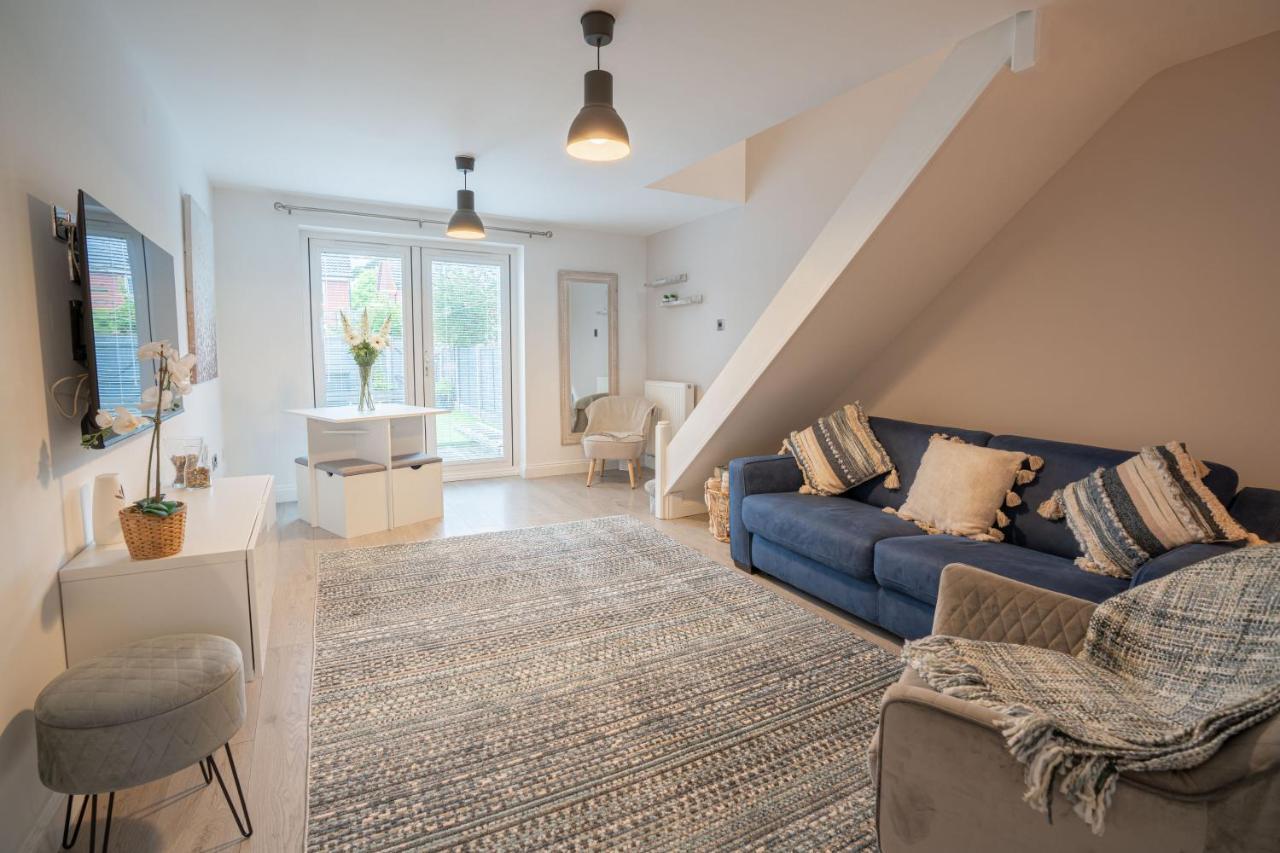 Stunning Abode 5 Min From Nec & Bhx, Pets Allowed Marston Green Eksteriør billede